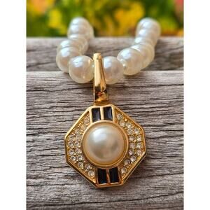 Vintage SAL Gold Tone Swarovski Crystal Faux Pearl & Enamel Pendant Necklace 17"